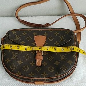 LOUIS VUITTON JEUNEFILLE MM